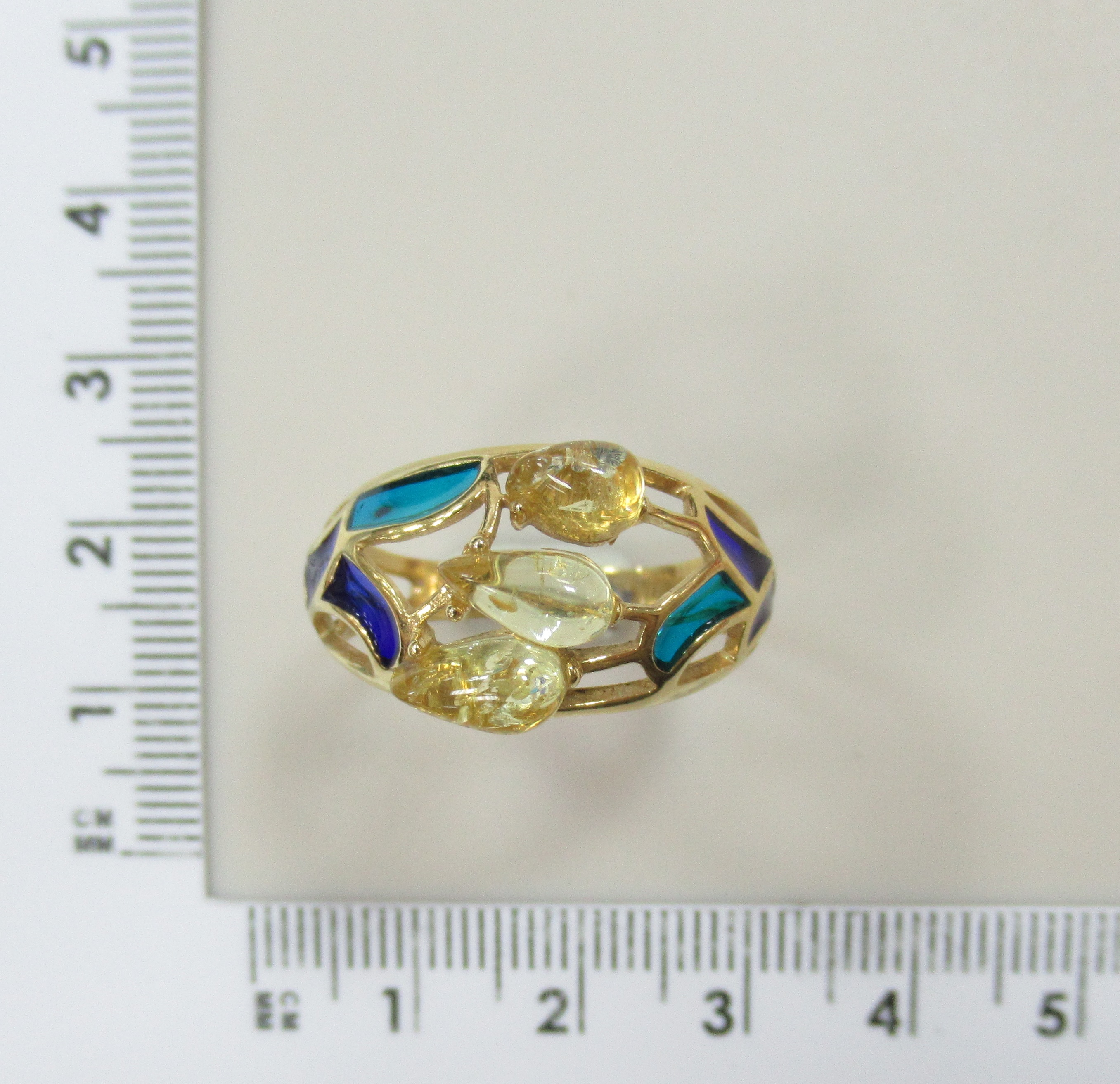 Серебряное кольцо с янтарем